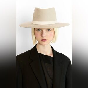 Janessa Leone Cole Hat New